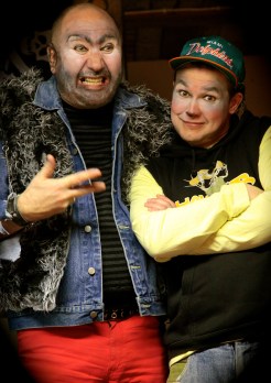 Syökö lähiön isoin ja pahin susi kaiken, jopa poikansa Ruikun, vai voiko tarina päättyä jotenkin toisin?