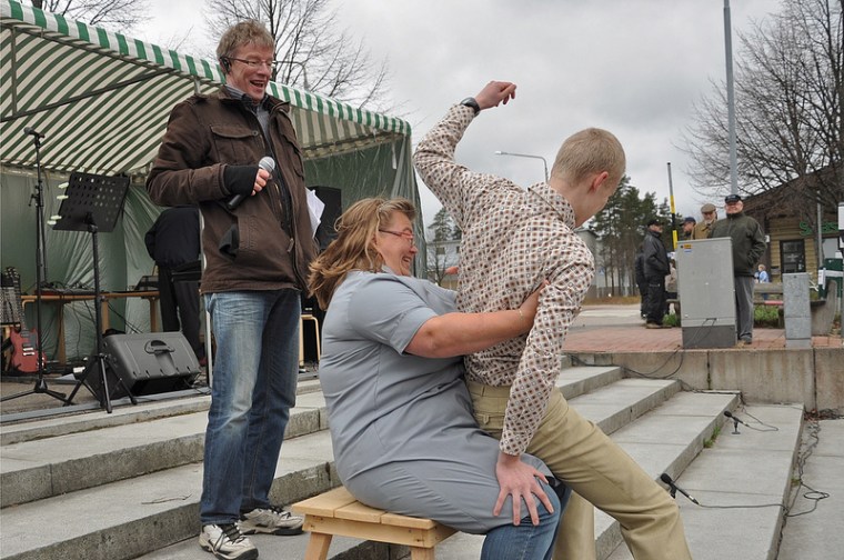 mikko_outi_ekke_nastolan_toritapahtumassa